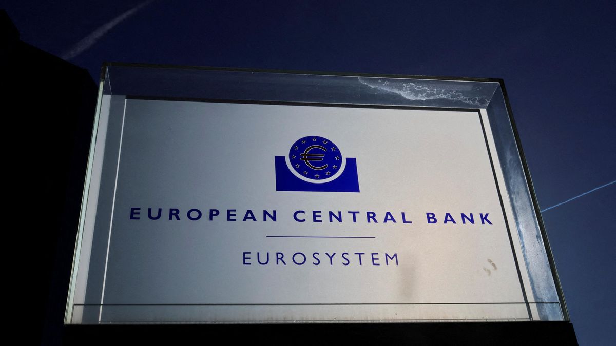 ECB ponechala základní úrokovou sazbu na 4,5 procenta
